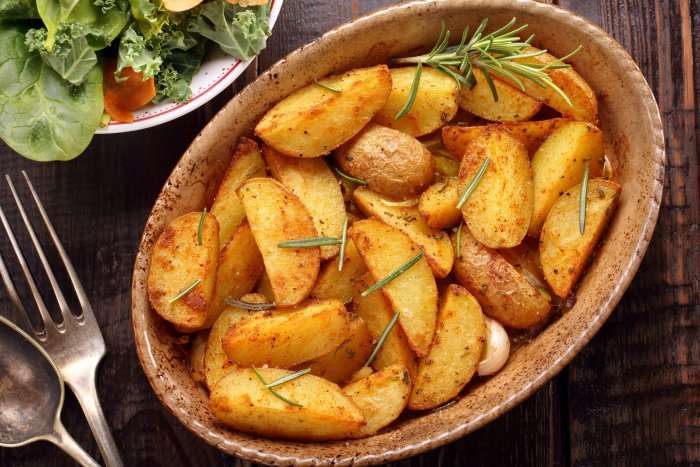 Rosemary Garlic Roasted Potatoes post thumbnail
